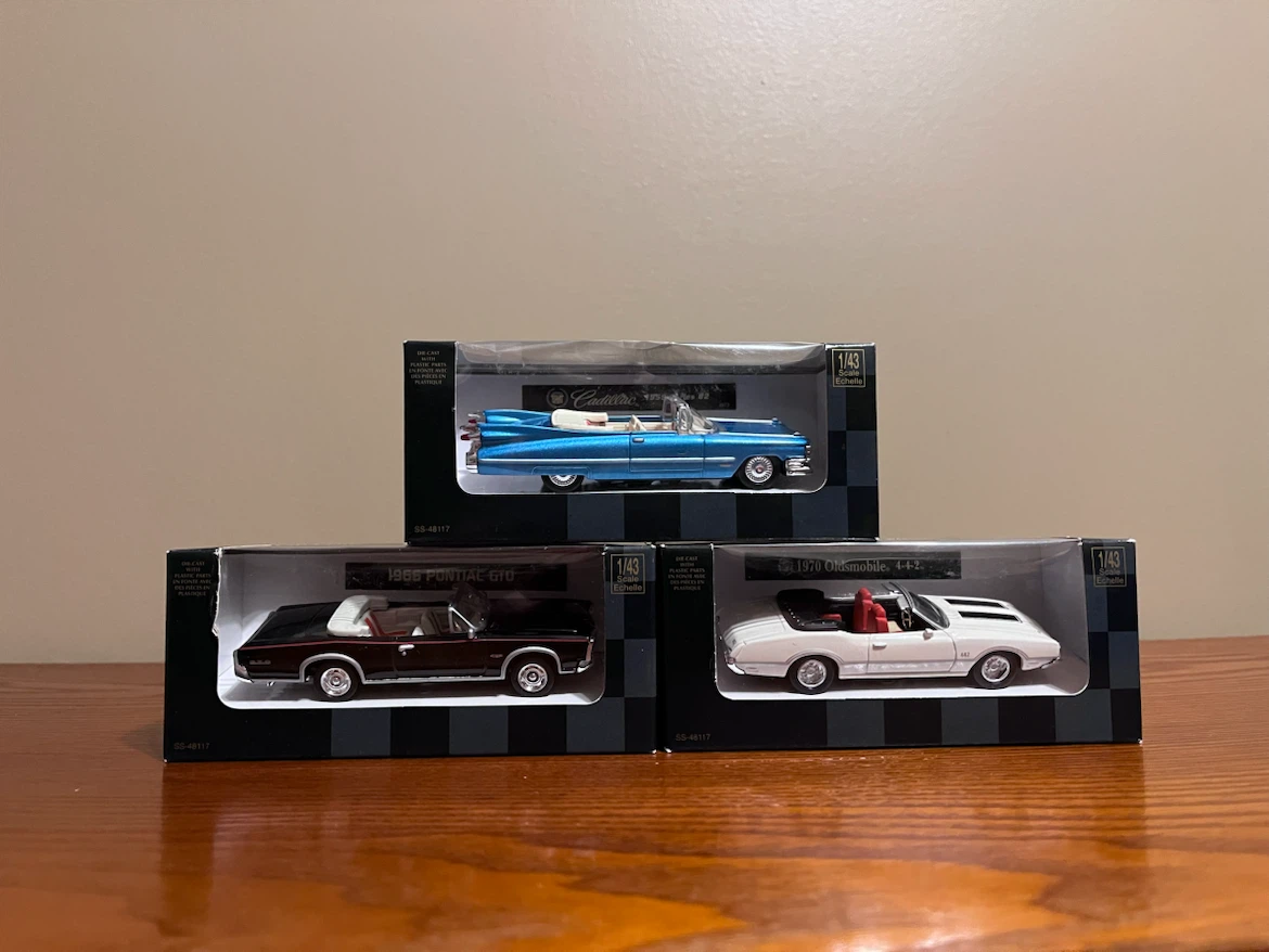 VINTAGE (2001) CITY CRUISER VEHICLES (1:43 Scale diecast)