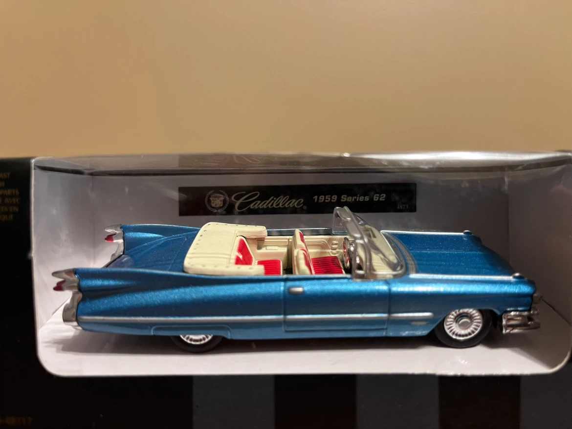 VINTAGE (2001) CITY CRUISER VEHICLES (1:43 Scale diecast) - photo 4