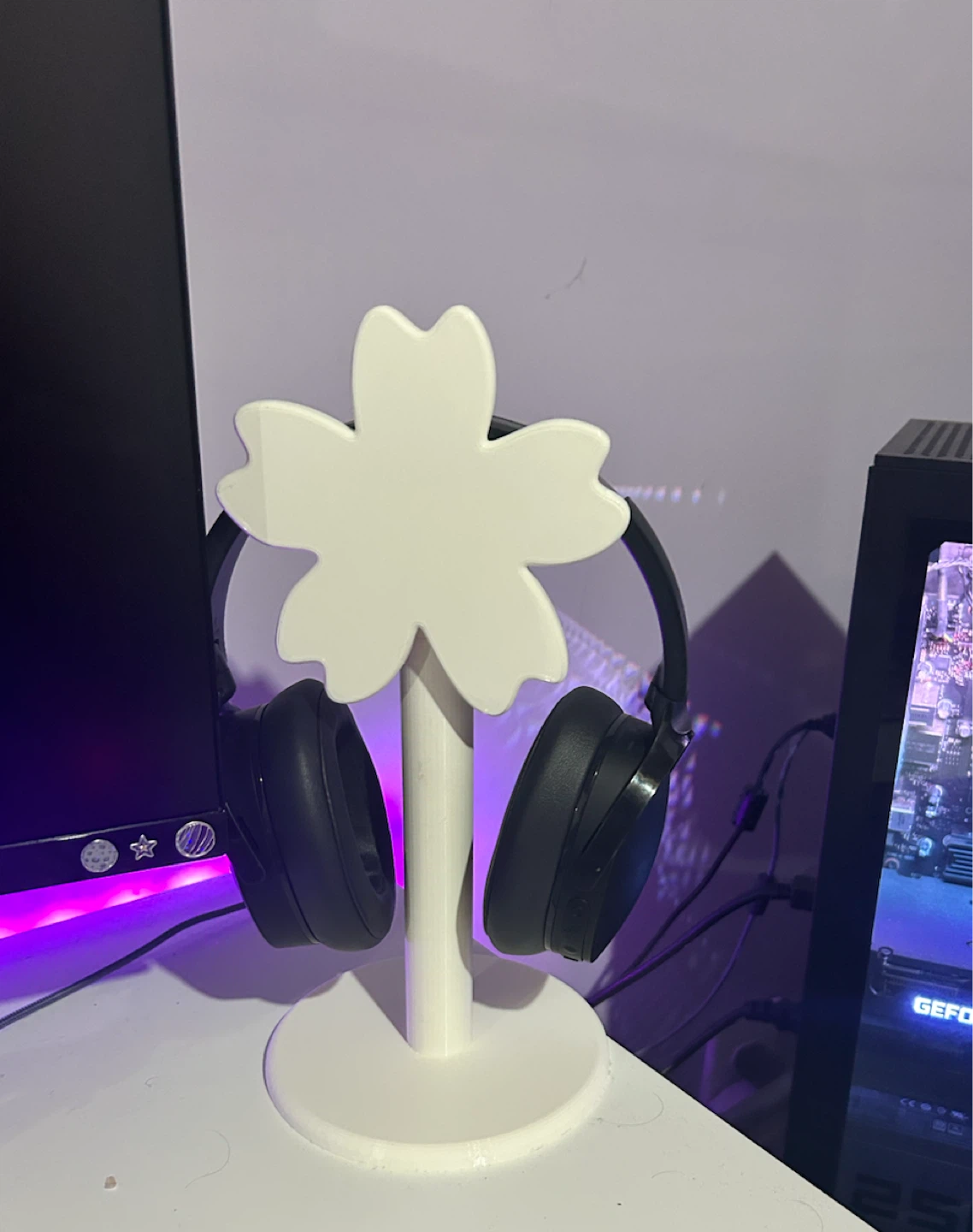 White Flower Headphone Stand