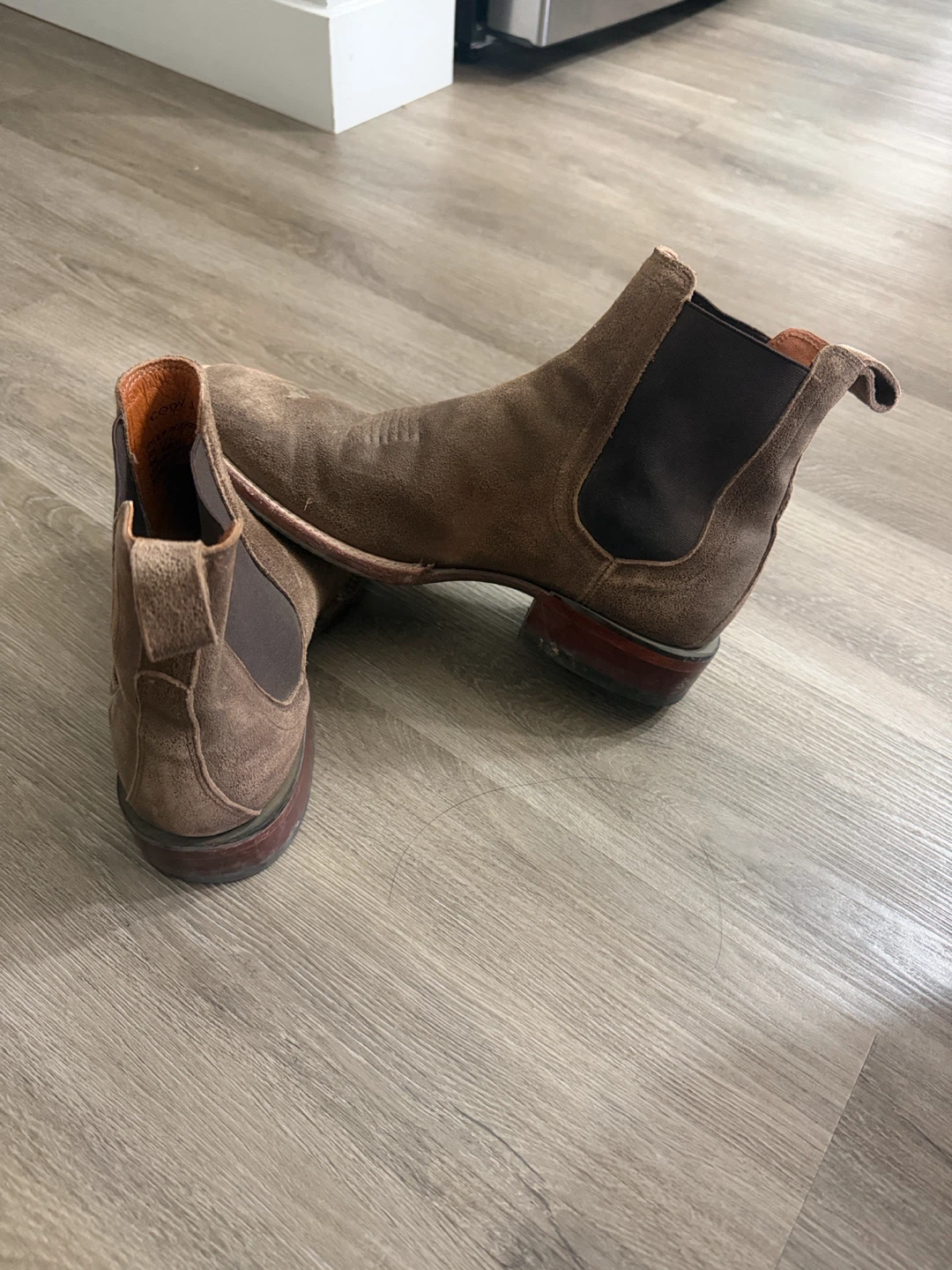 Cody James Brown Suede Chelsea Boots