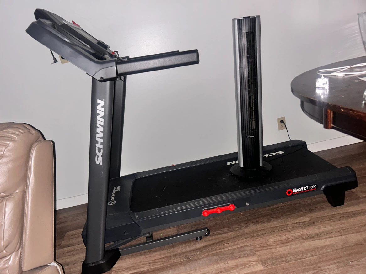Schwinn 810 Treadmill