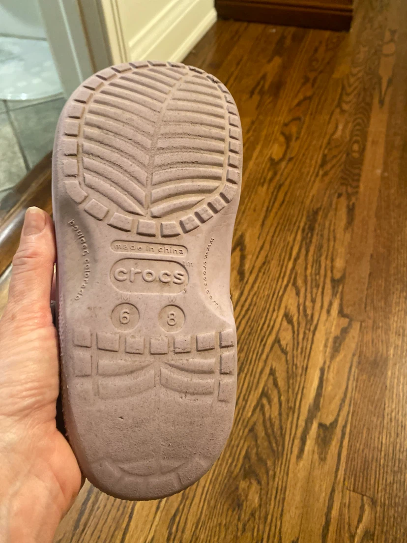 Crocs (womens size 8.5) - photo 3