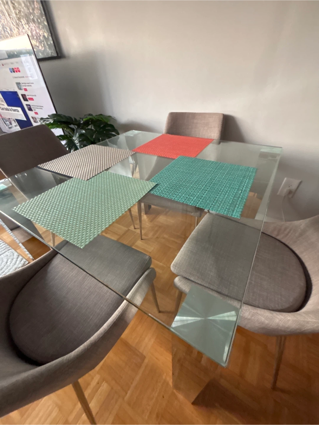 Structube -Glass Dining Table and 4 Chairs Set - photo 2