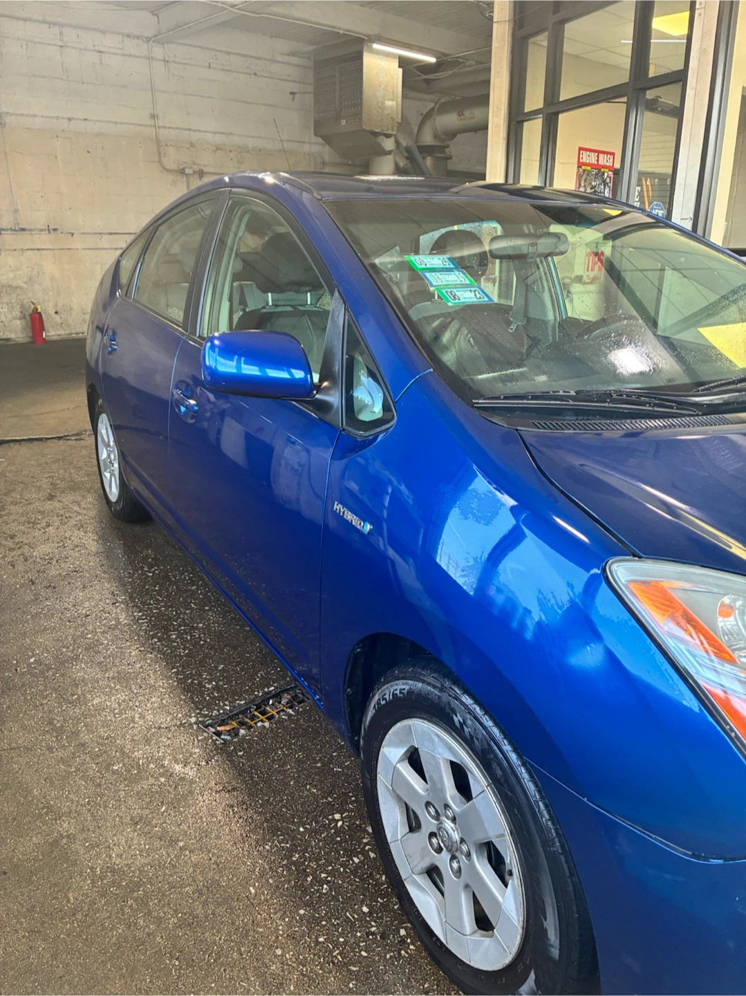 Blue Toyota Prius - photo 2