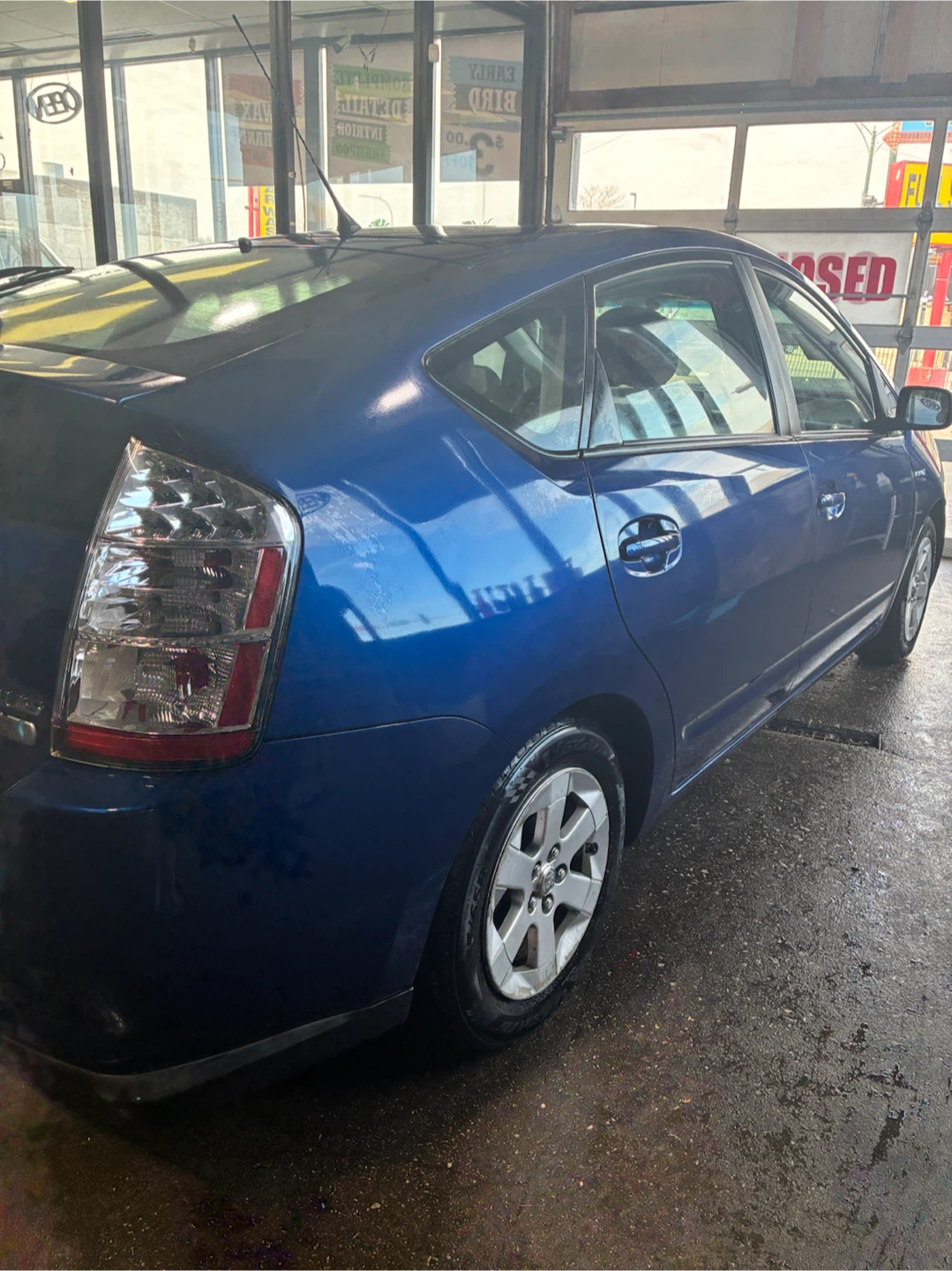 Blue Toyota Prius - photo 4