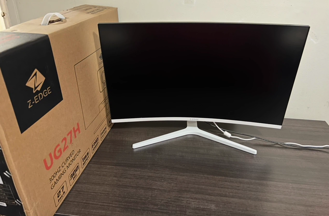 27” Curved Z Edge White Gaming Monitor 10/10 for $200 Cash - photo 2