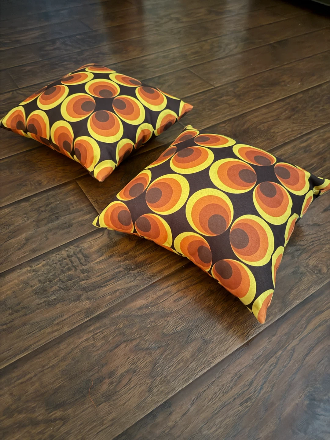 15” Retro Circle Pattern Throw Pillows - Set of 2 - photo 2