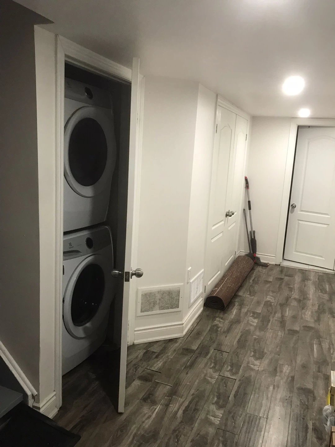 1 bed 1 bath basement - photo 2