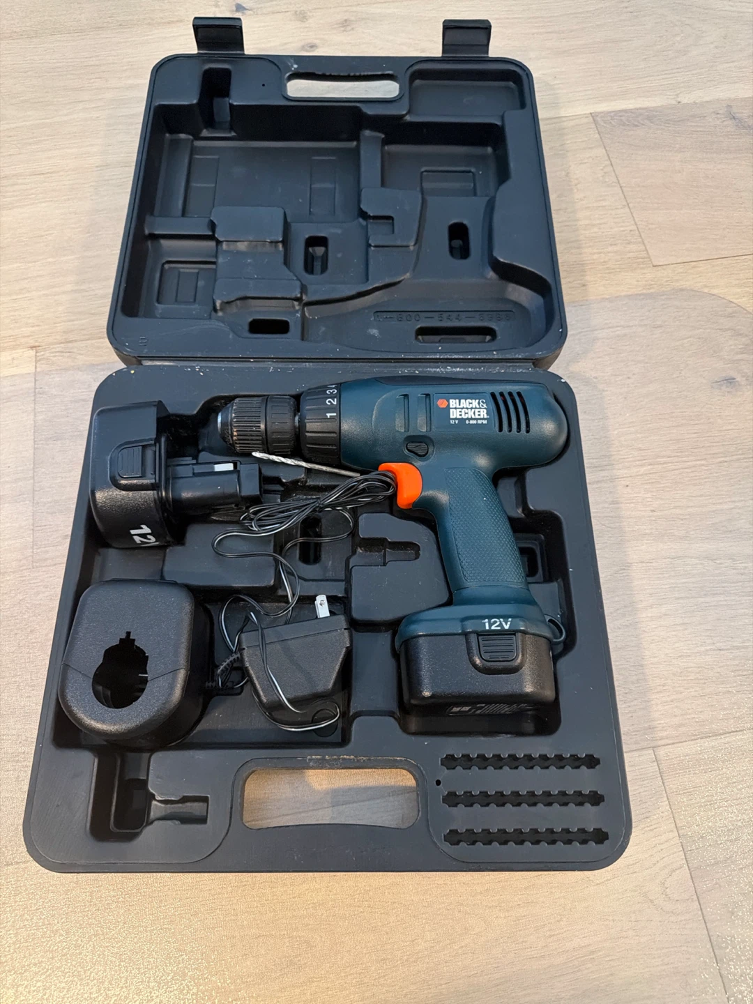Black & Decker 12V Cordless Drill with Case - photo 2