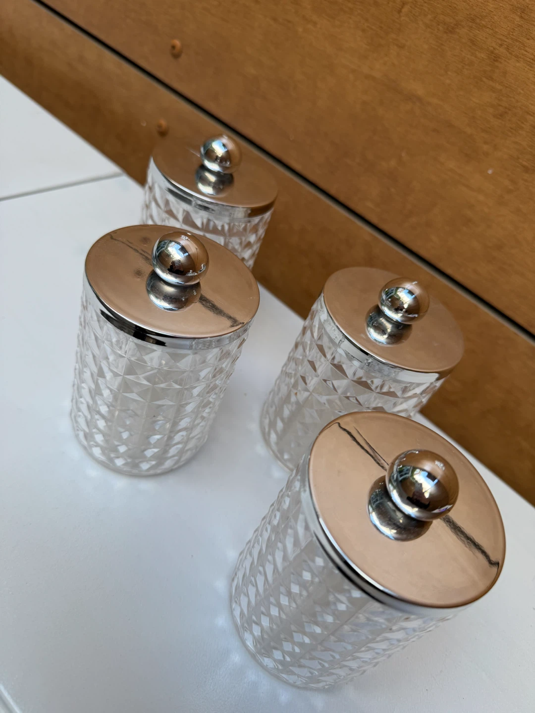 Set of 4 Plastic Small Containers with Silver Lids - photo 2
