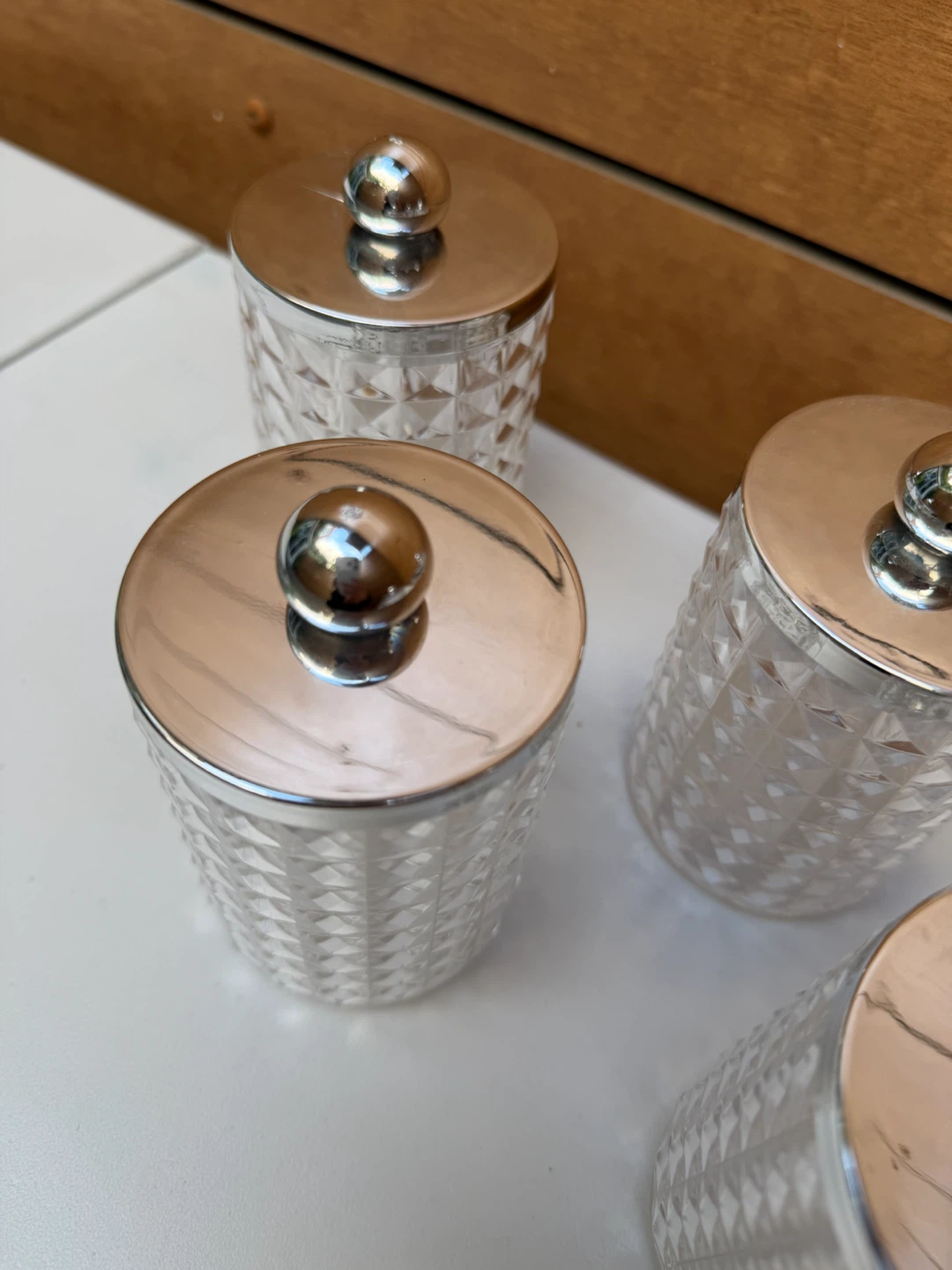 Set of 4 Plastic Small Containers with Silver Lids - photo 3