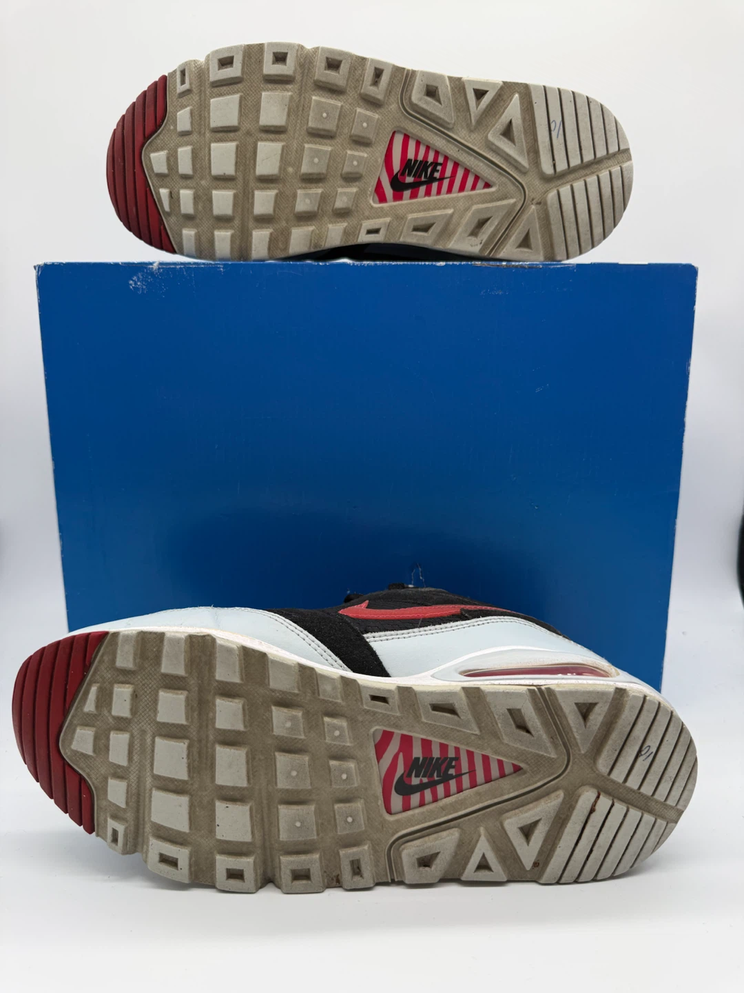 Nike Air Max Navigate Black Siren Red Women's Sneakers Sz US 8,5 - photo 3