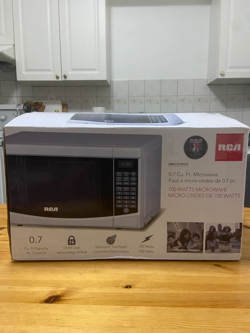 RCA Microwave - Brand New