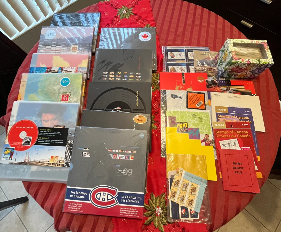 Souvenir Collection of Postage stamps of Canada - photo 3