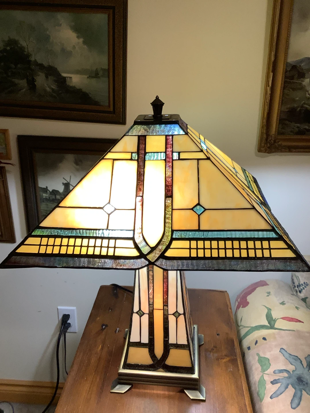 Double Lit Mission Style Stained Glass Tri-Light Lamp 🐞