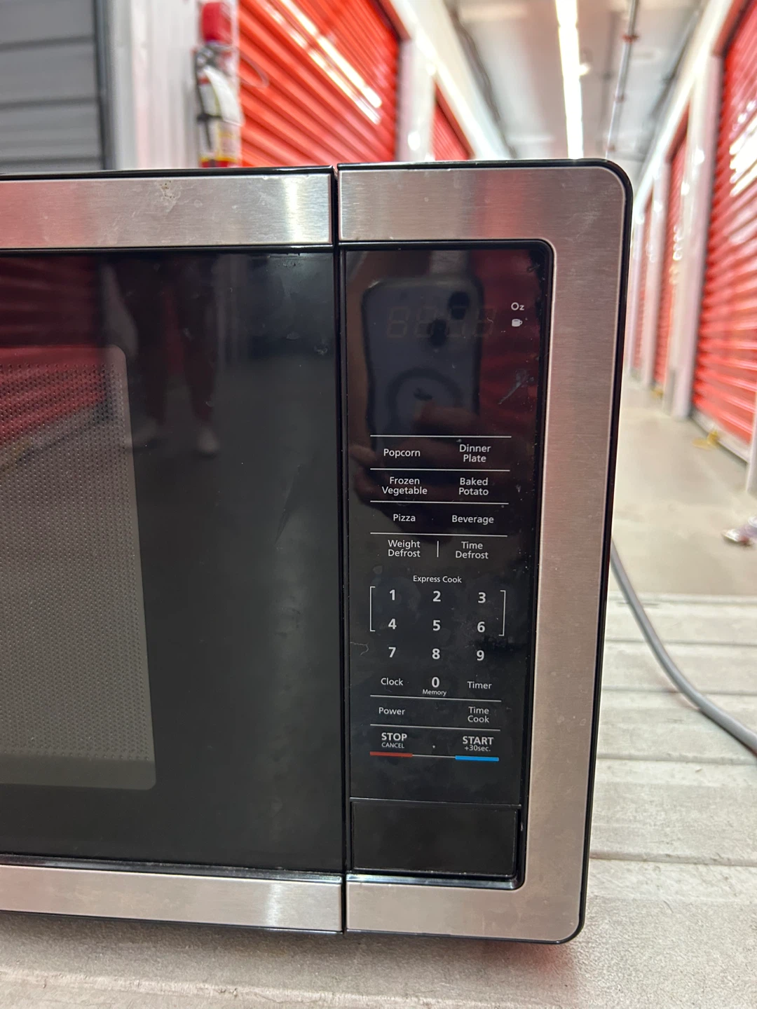 Magic Chef Countertop Microwave - photo 2