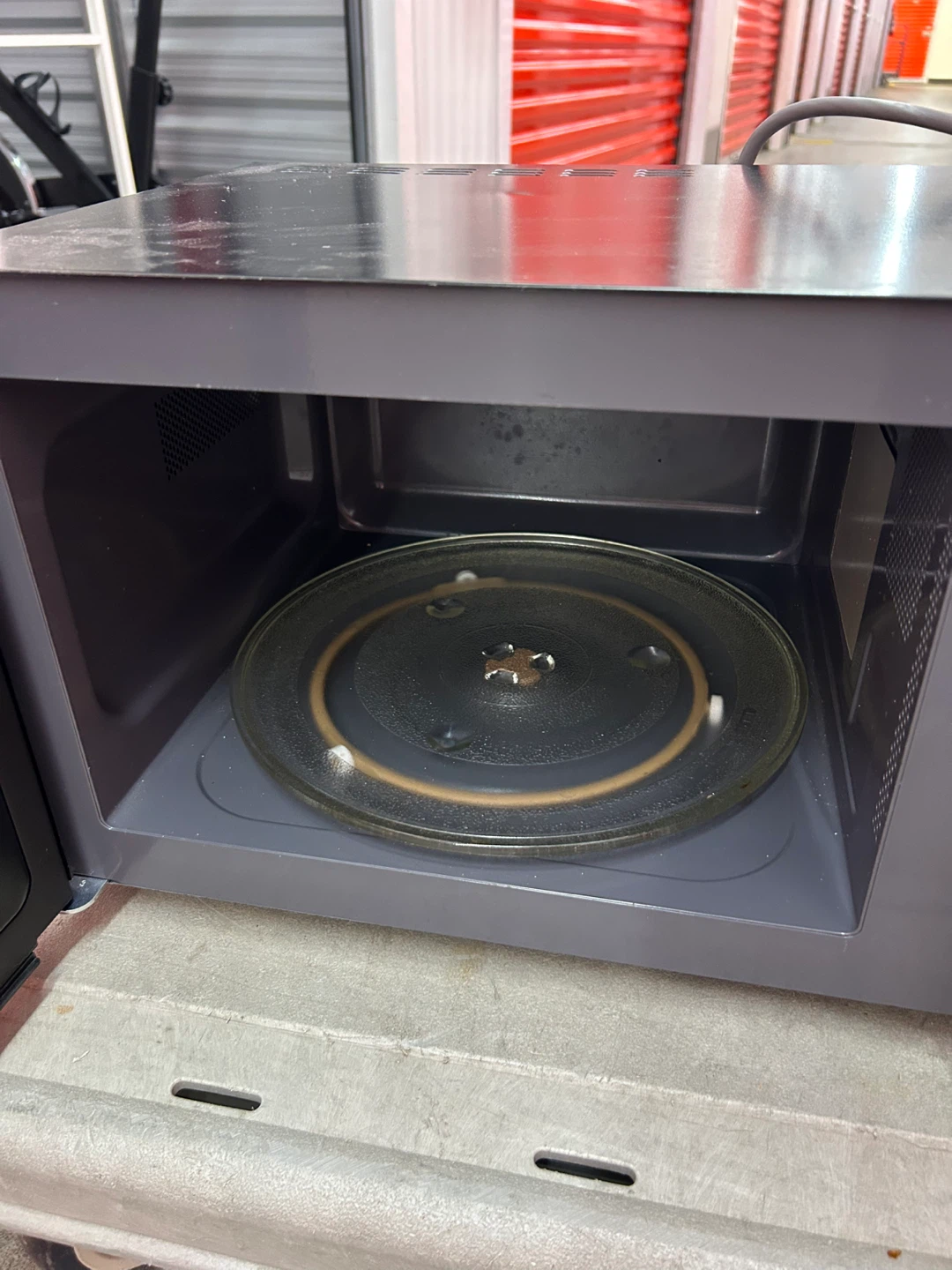 Magic Chef Countertop Microwave - photo 3