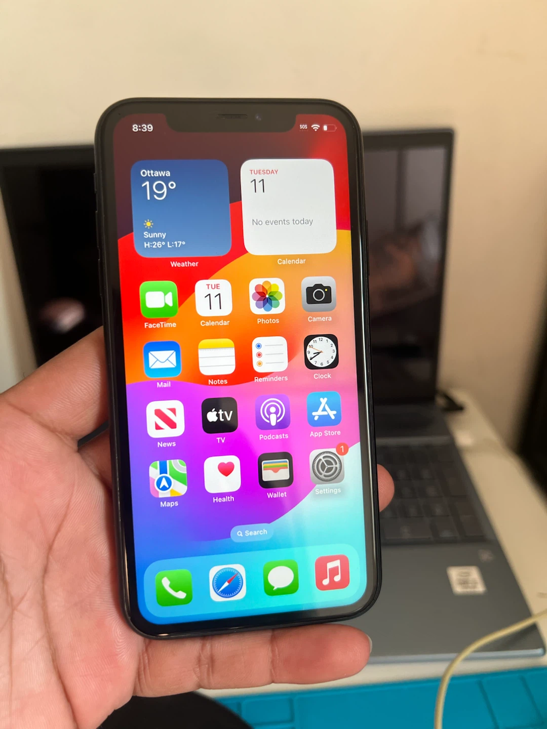 Apple iPhone XR - Black - photo 2