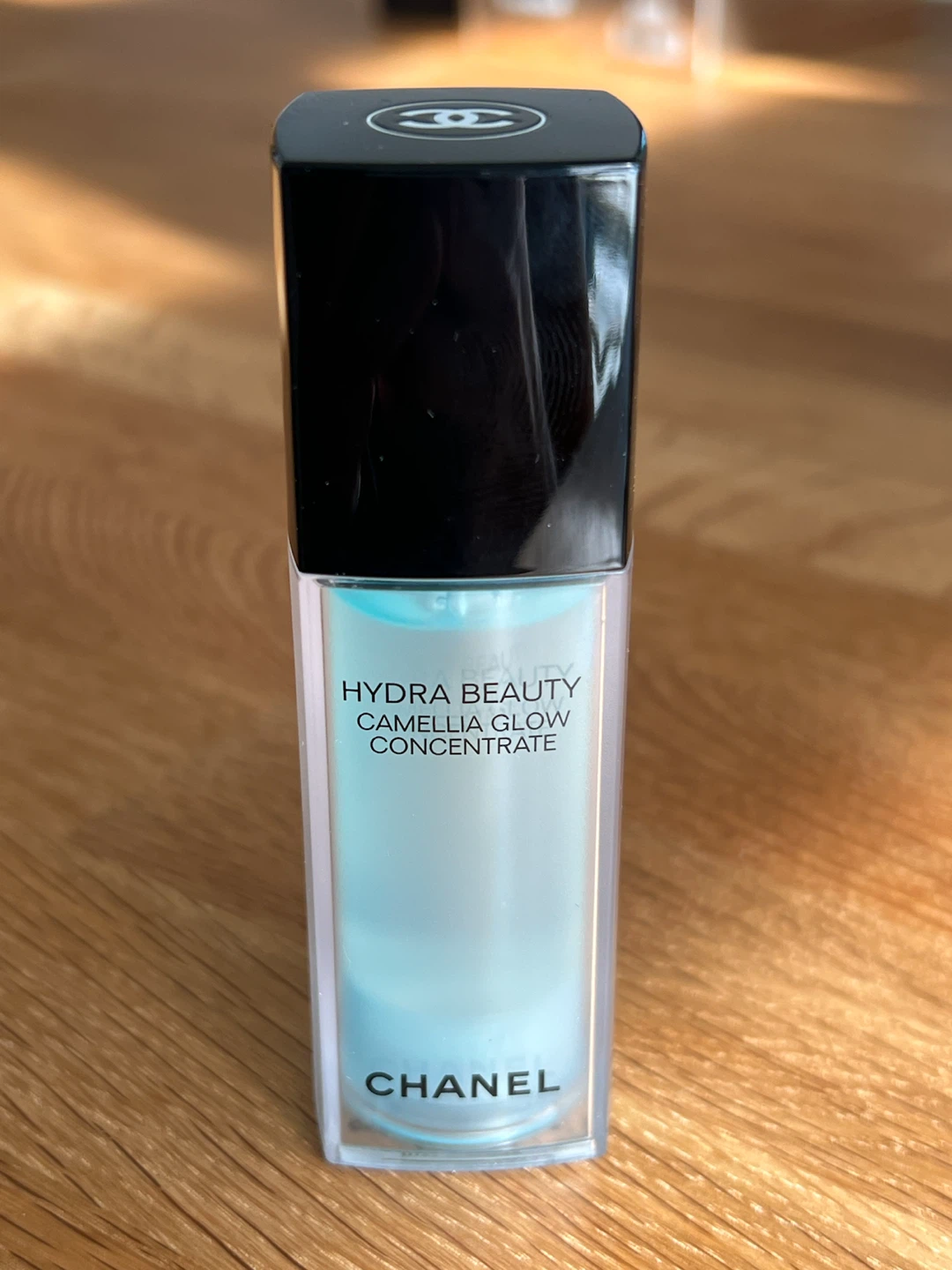 CHANEL Hydra Beauty Camellia Glow Concentrate Serum