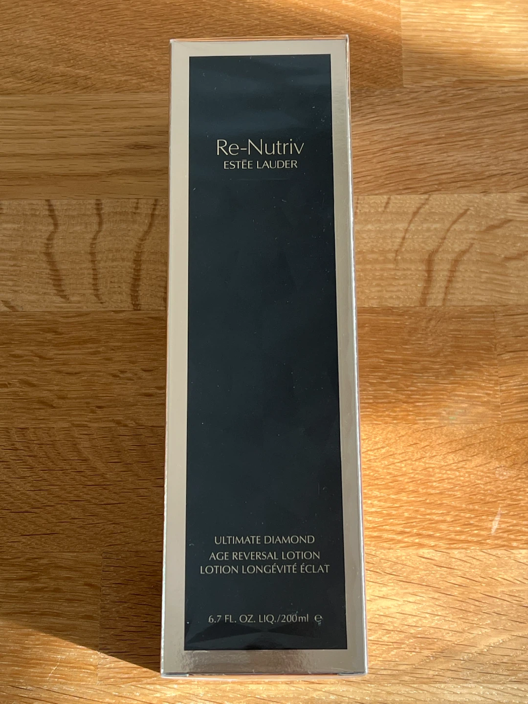 Estee Lauder Re-Nutriv Ultimate Diamond Age Reversal Lotion - photo 2