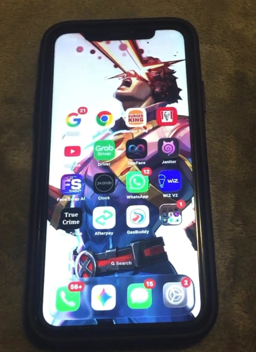 iPhone 11 - 64GB (Excellent Condition + MagSafe Case) - photo 2