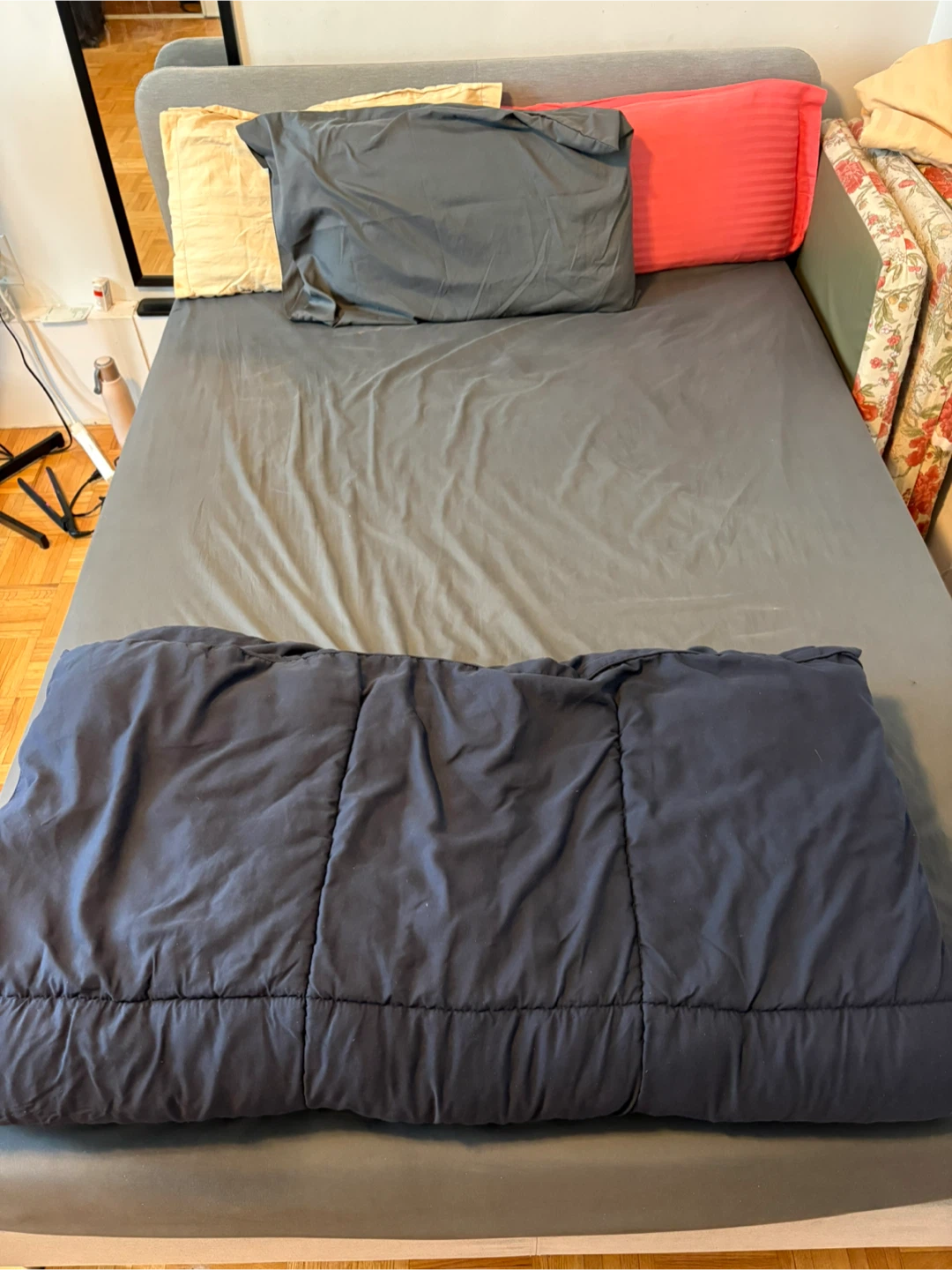 Full Size Bed Frame with Mattress, 3 pillow sets & blanket - photo 3