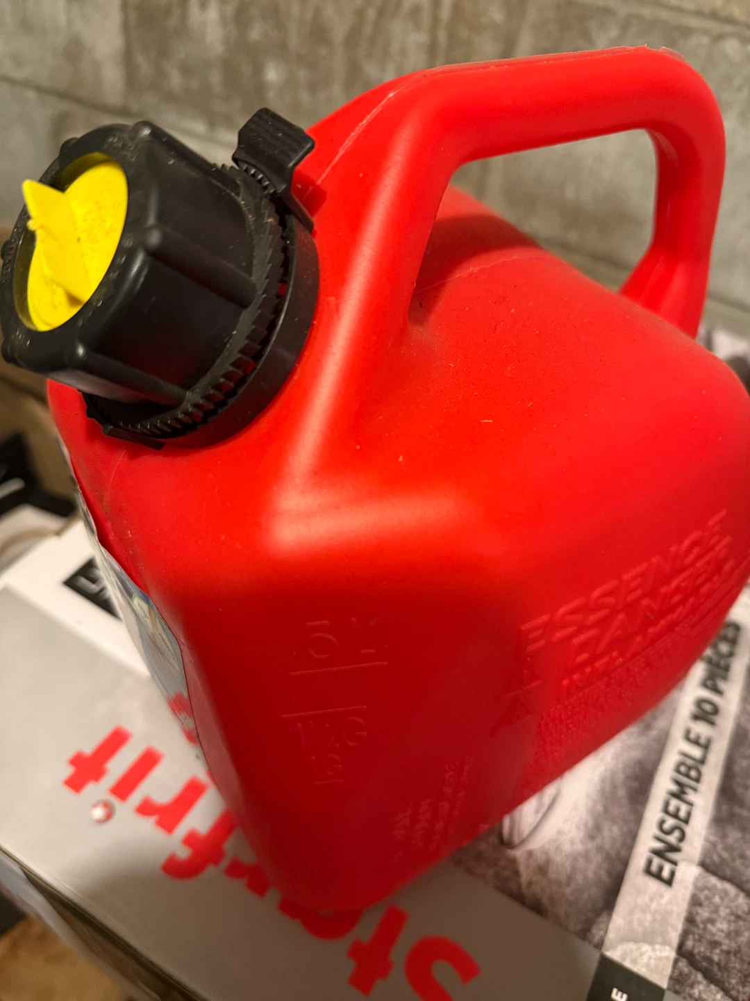 Scepter Self Venting Gasoline Container 5L - photo 2