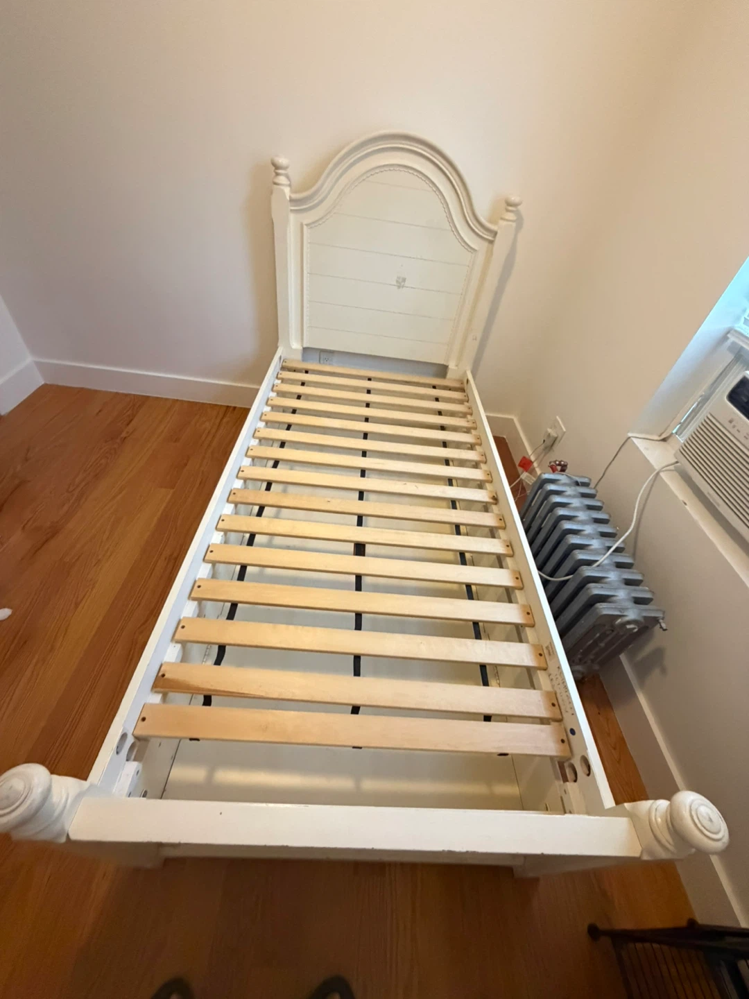Twin Size Bed & Trundle – Solid Wood