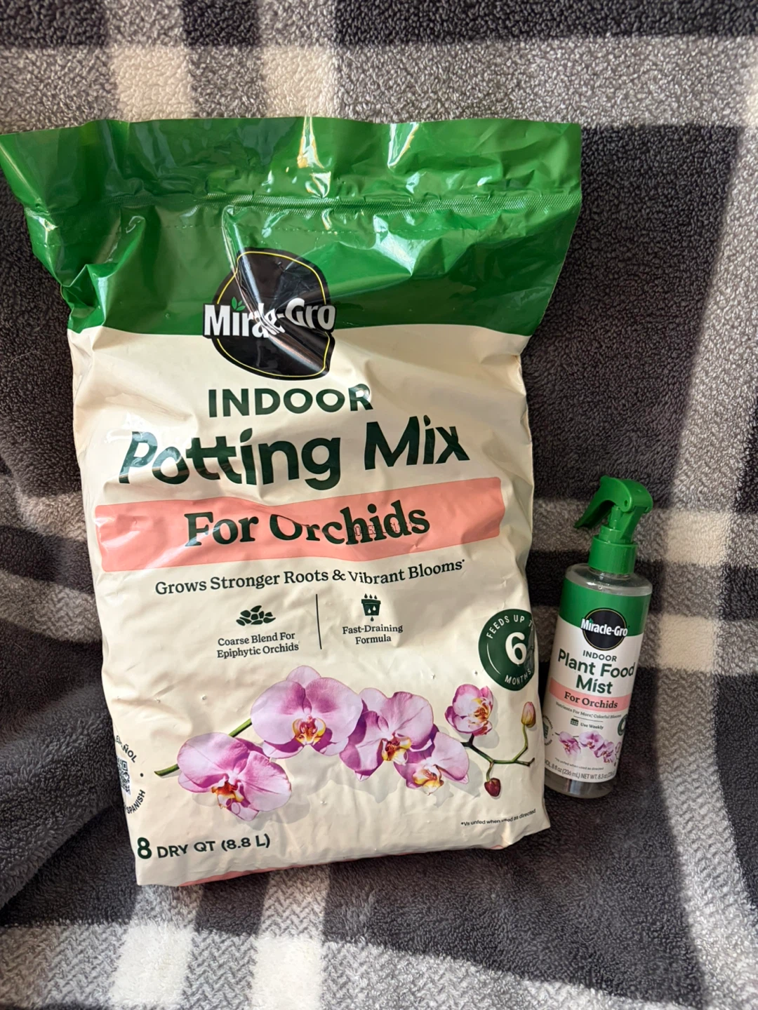 Miracle-Gro Indoor Potting Mix & Plant Food Mist for Orchids