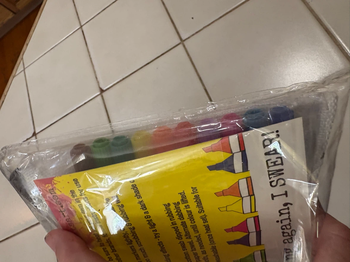 Colouring Pouch with Markers - photo 4
