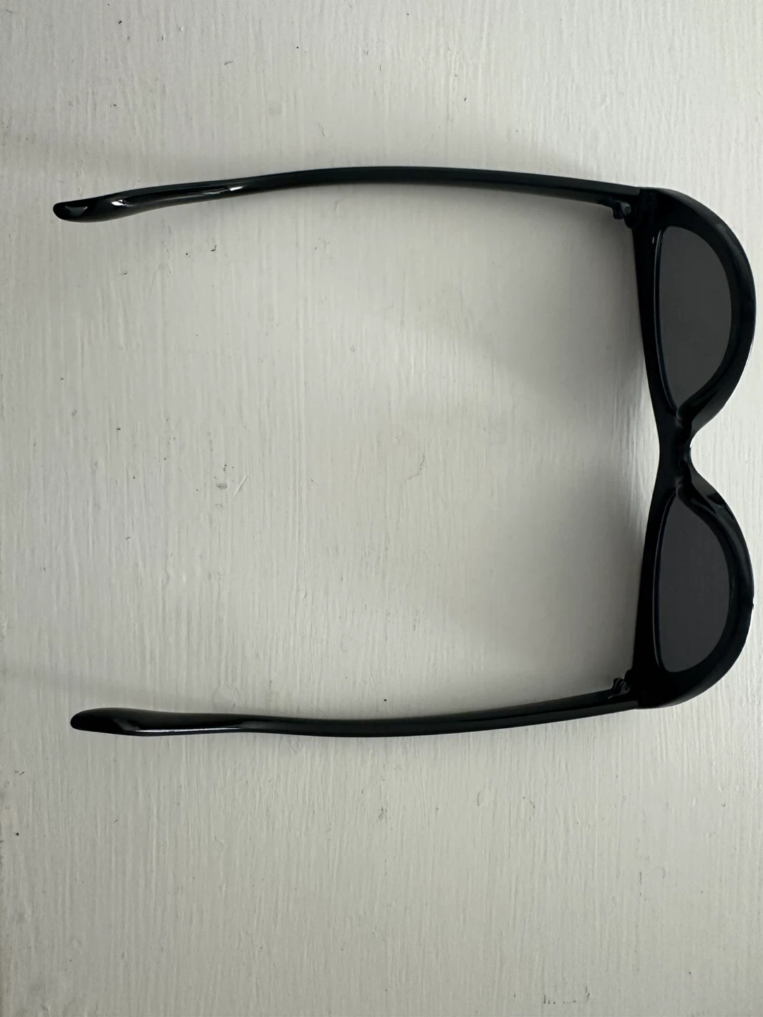 Black Cat-Eye Sunglasses - photo 2