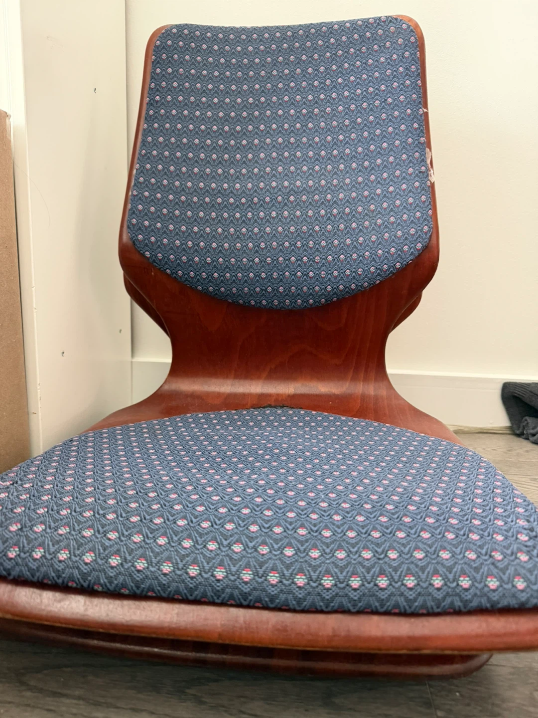 2 Floor seating chairs (two for $30)