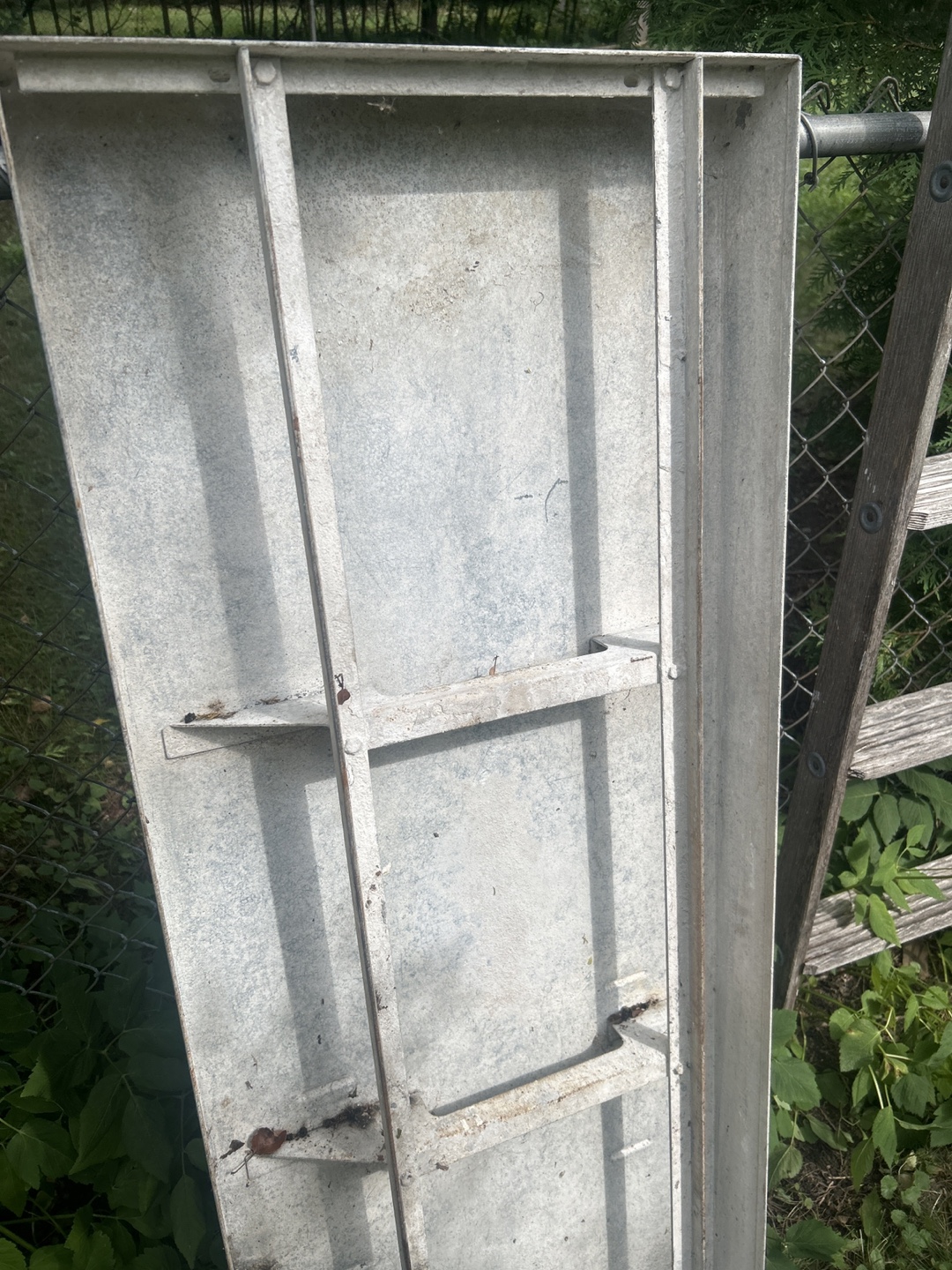 HUSQVARNA TS250X GALVANIZED WATER PAN WITH RAILS - photo 3