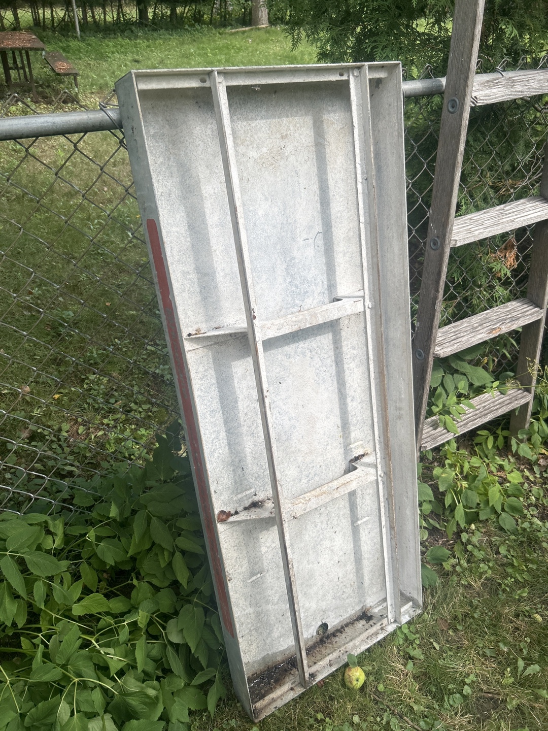 HUSQVARNA TS250X GALVANIZED WATER PAN WITH RAILS