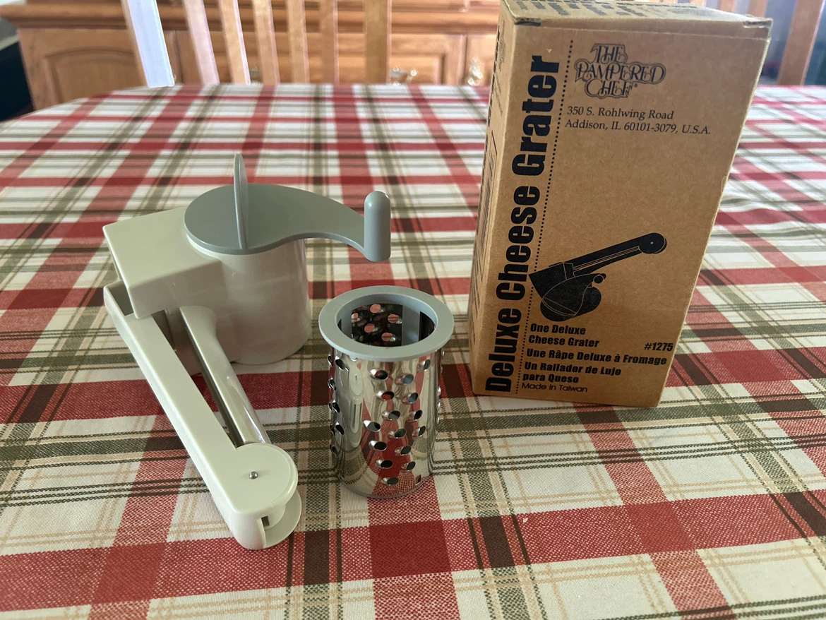 The Pampered Chef Deluxe Cheese Grater