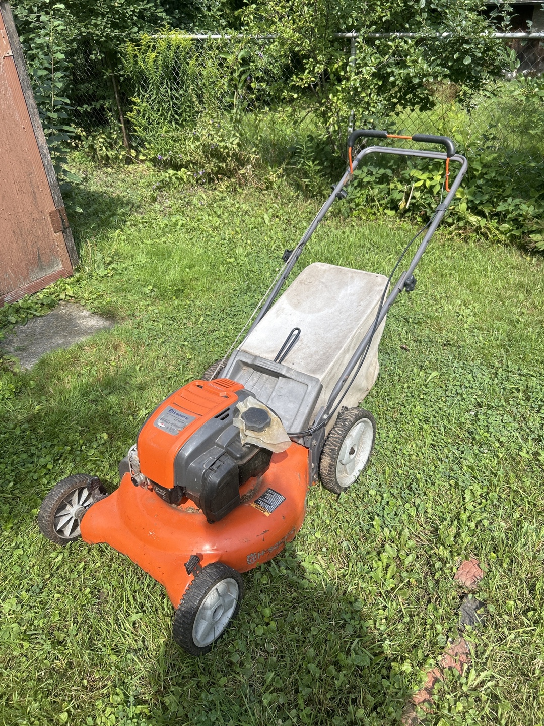 Husqvarna LC 121P Lawnmower with Briggs & Stratton Engine - photo 2