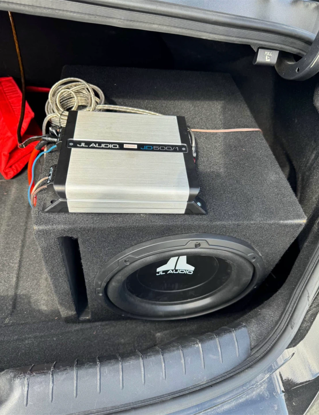 JL Audio JD500/1 Amplifier with Subwoofer Box