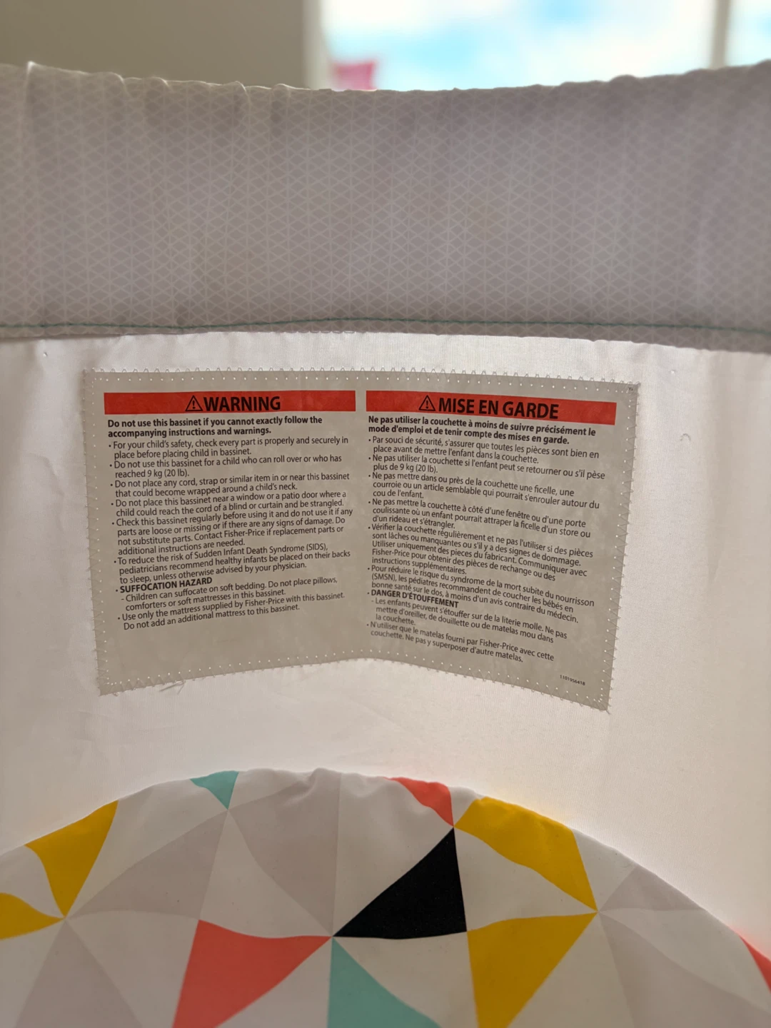 Fisher-Price Bassinet with Geometric Print Mattress Pad - photo 2