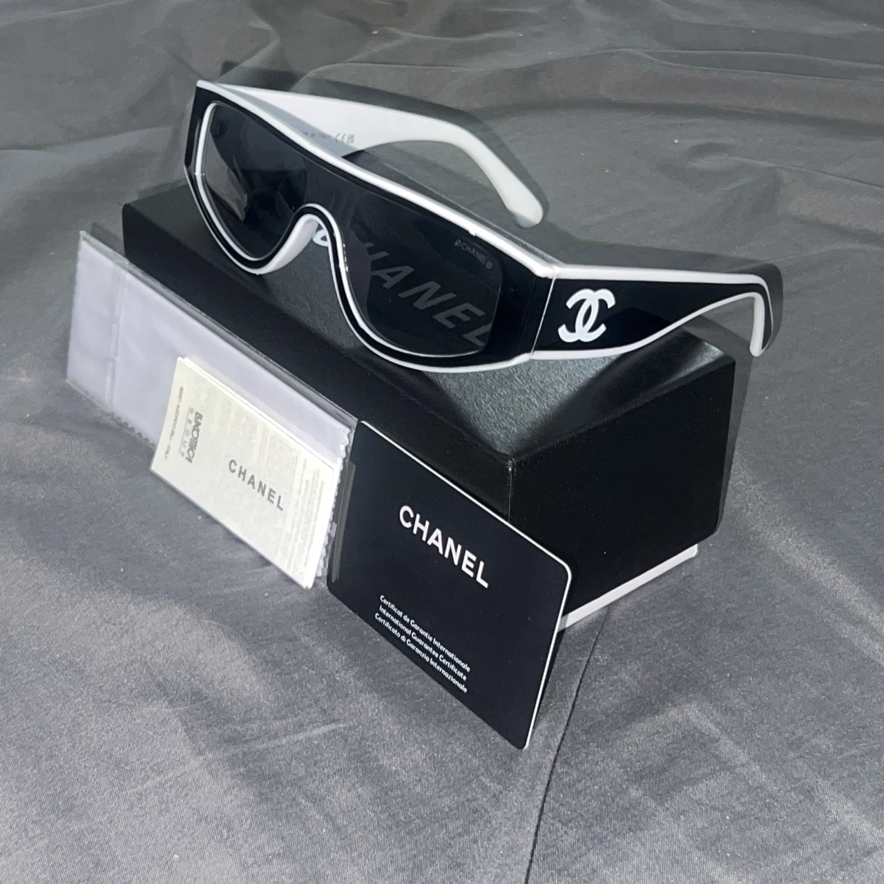 Chanel Sunglasses 10 Pairs cat eye and oversized - photo 5
