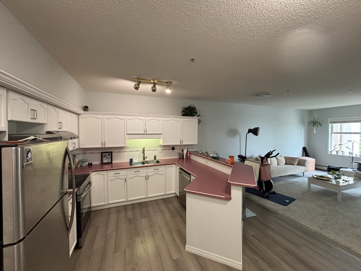 Mount Royal University Room for Rent - photo 5
