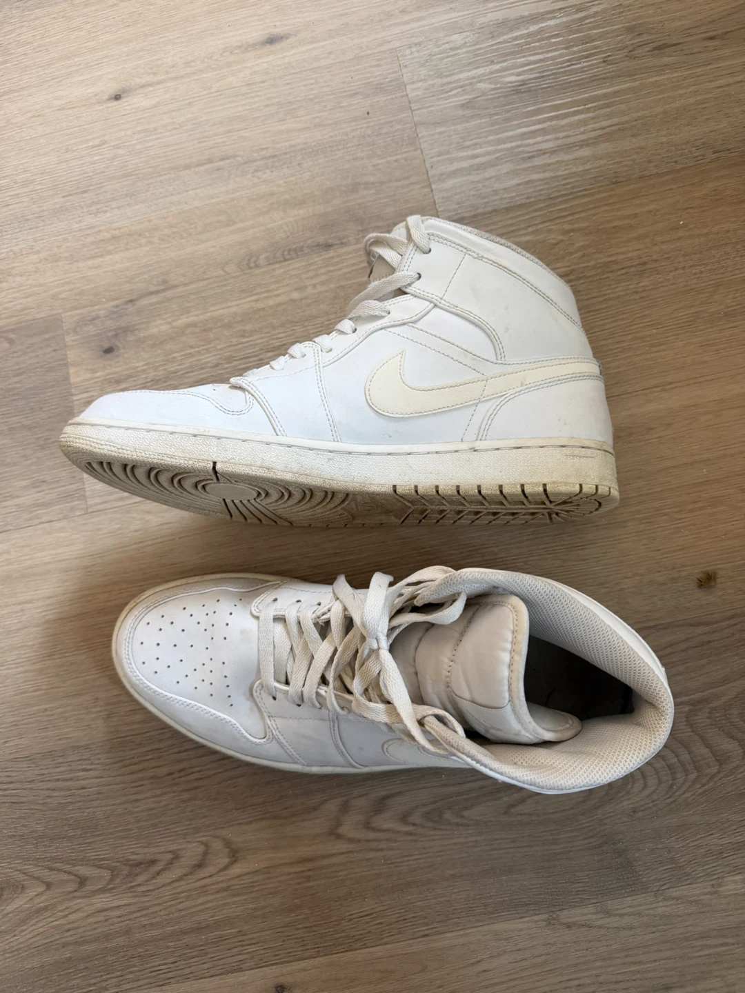 Men’s white Air Jordan 1 (size 12 US) - photo 2