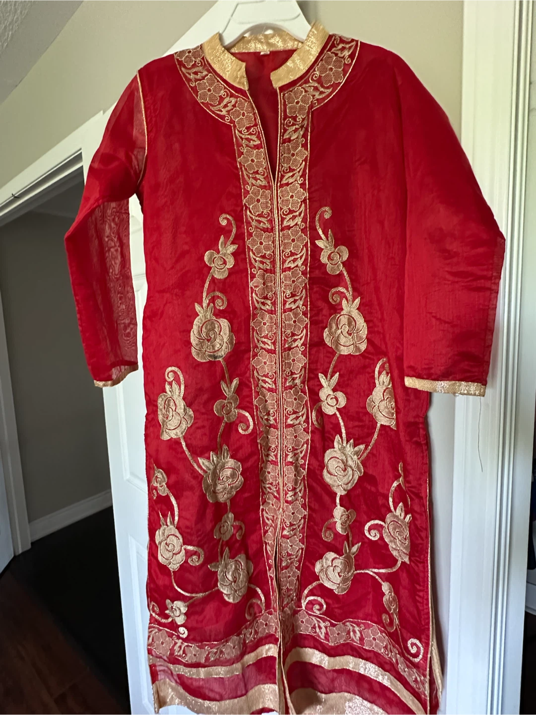 Red Kurta with Gold Embroidery - photo 2