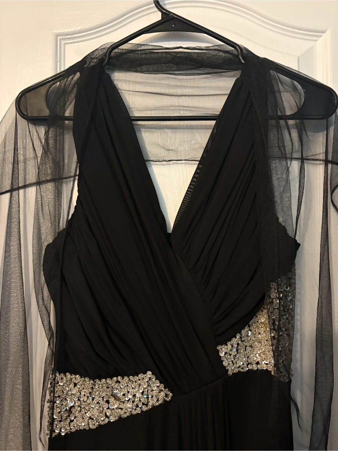 Black Gown with Sequins - Size Large - photo 3