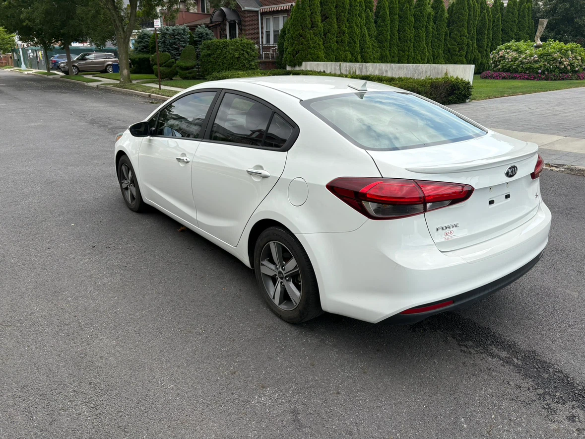White Kia Forte S Sedan - photo 4