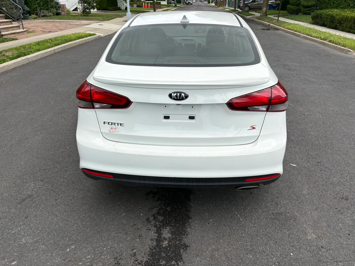 White Kia Forte S Sedan - photo 5