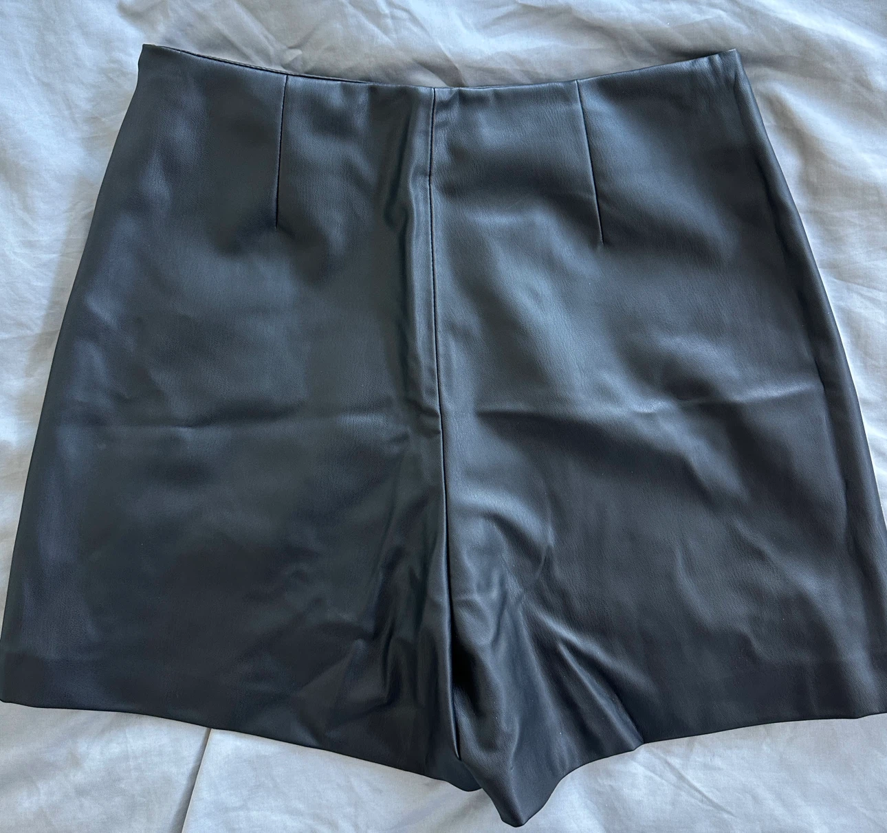 ZARA Black Faux Leather Shorts Large - photo 3