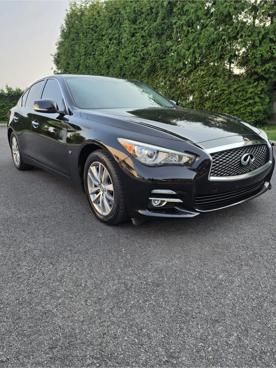 Black Infiniti Q50 Sedan