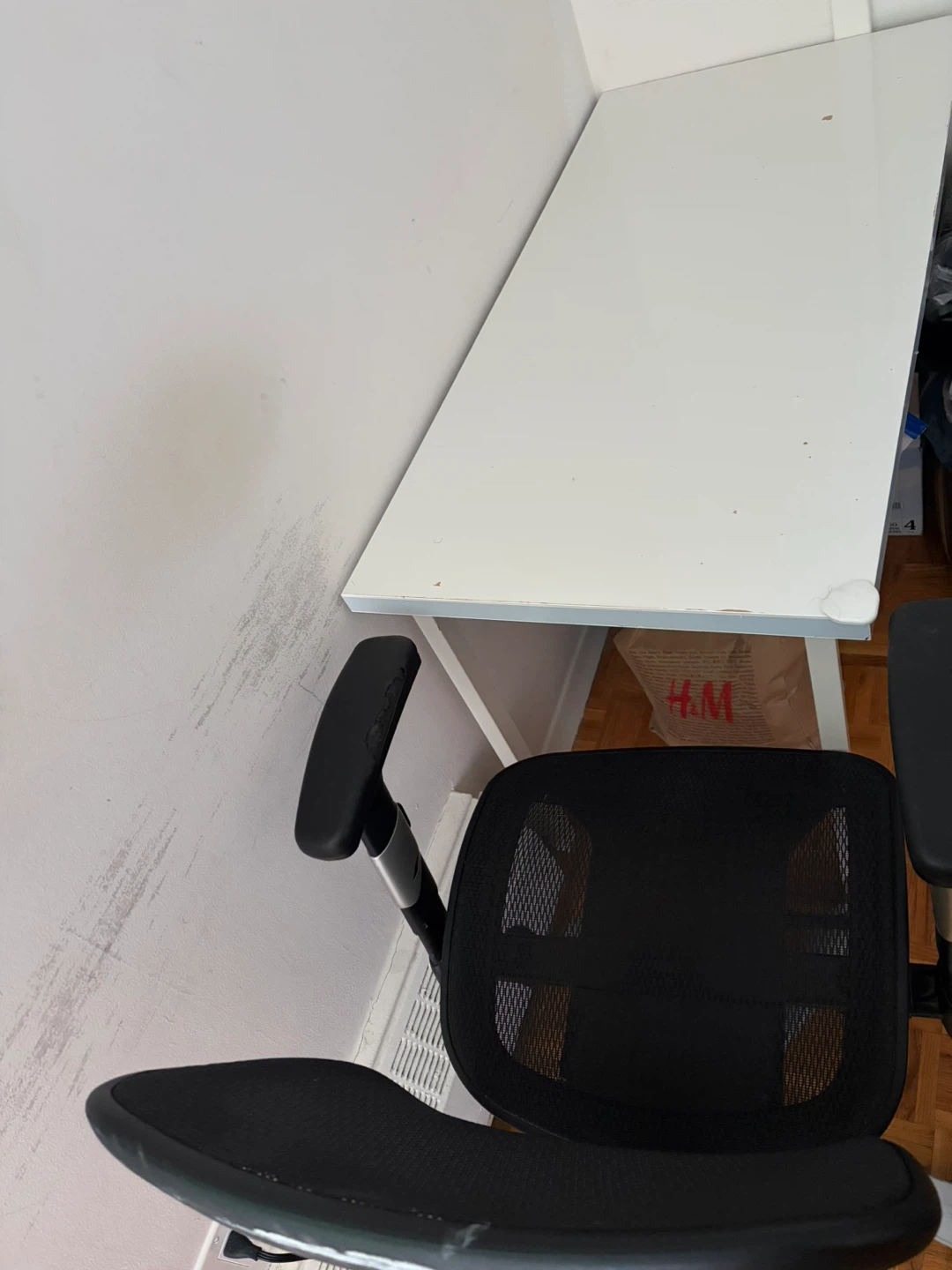 Black Mesh Office Chair and table