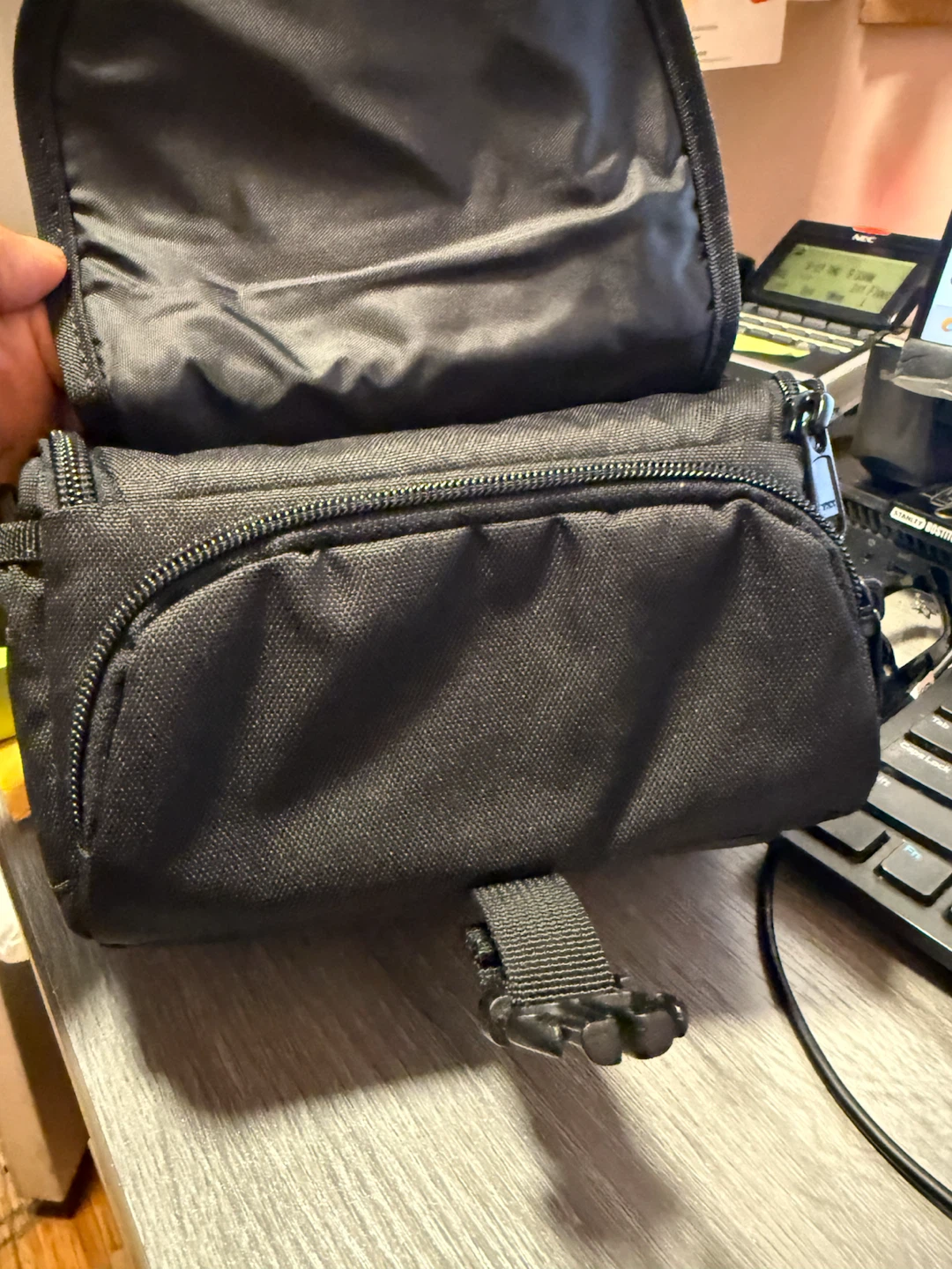 Lowepro Adventura SH 110 II Camera Bag - photo 3