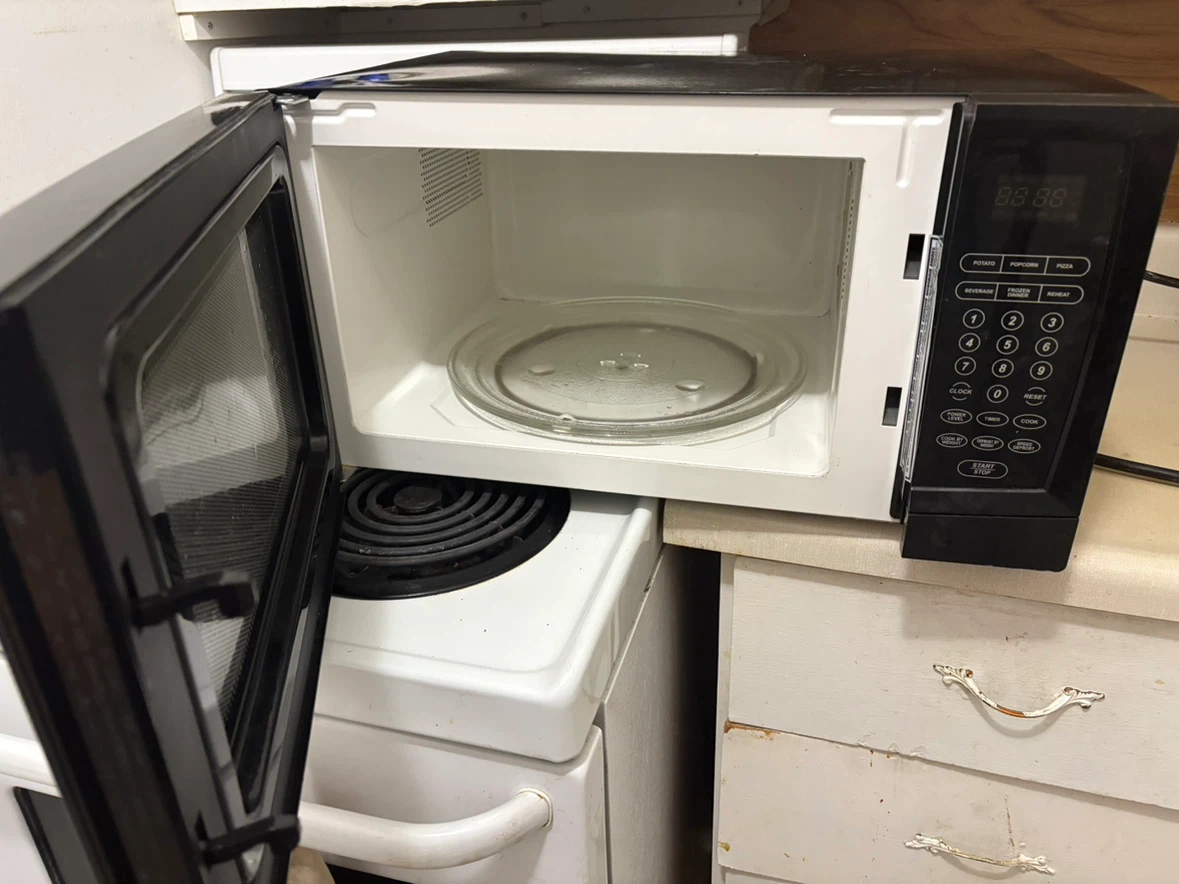 Danby Black Microwave - photo 2